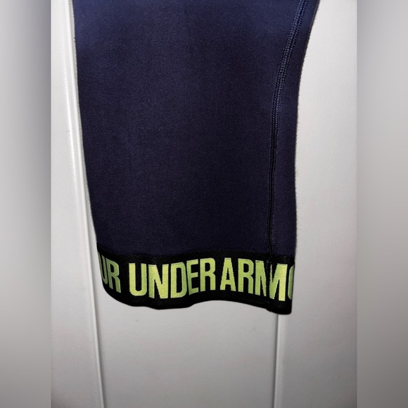 Under Armour Capri Leggings Women L Sports Gym Training Workout Walking Running - Picture 5 of 6